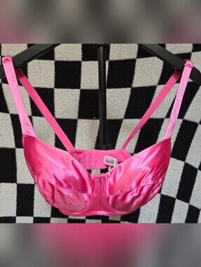 Vintage Fredricks of Hollywood satin bra size 34F